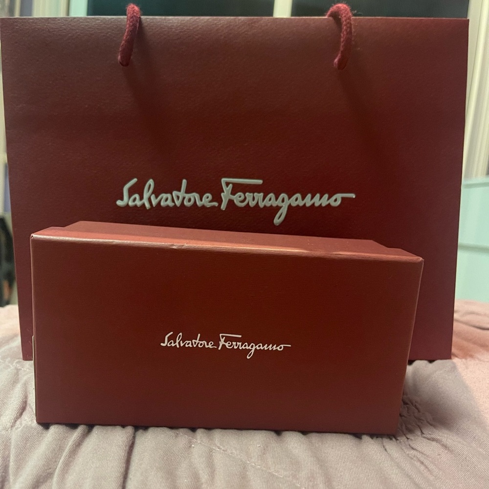 Empty box and box from sunglasses